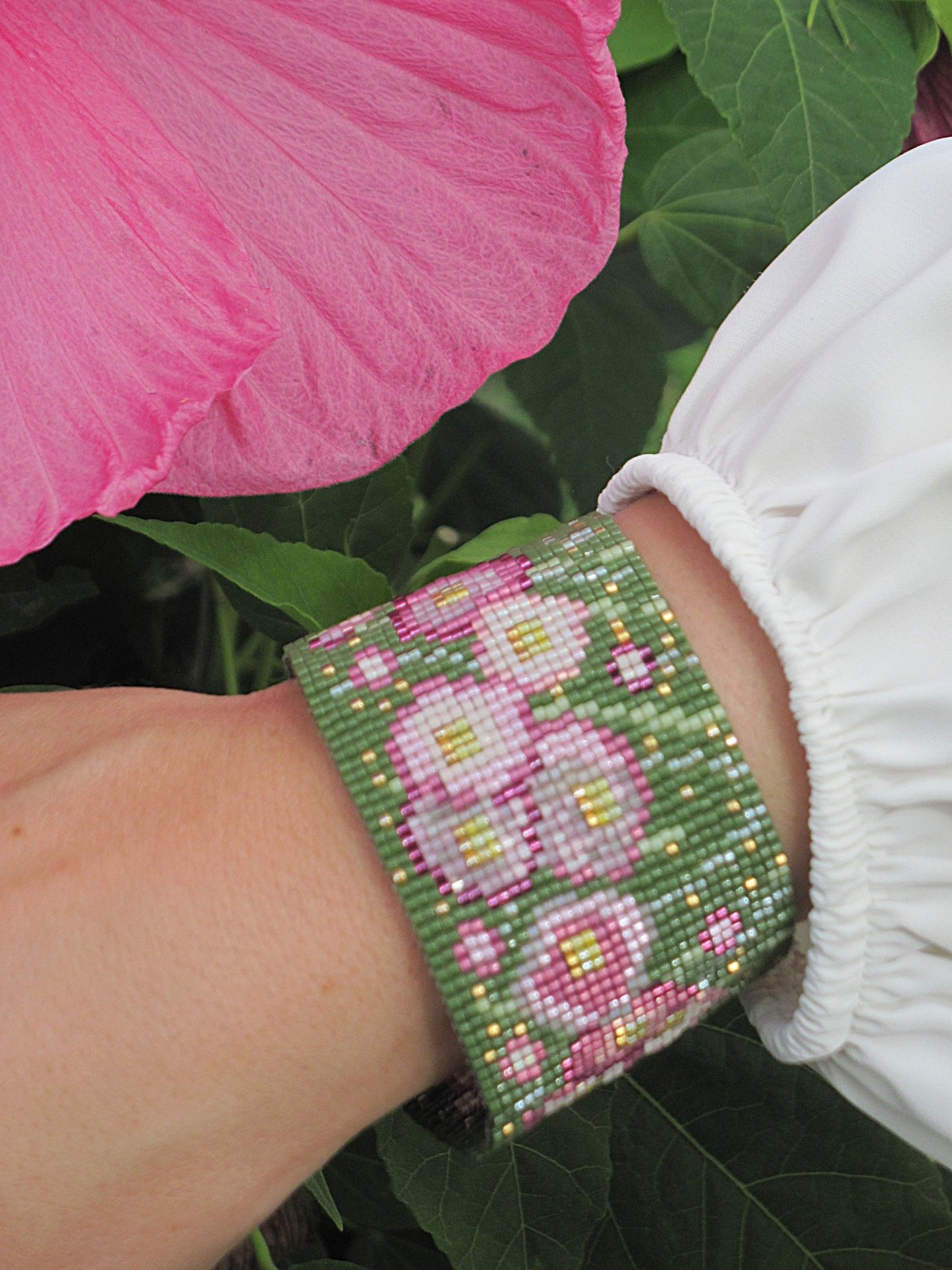 Bracciale PRATO FIORITO - VERDE E ROSA in vendita su Petali e Passioni Bijoux