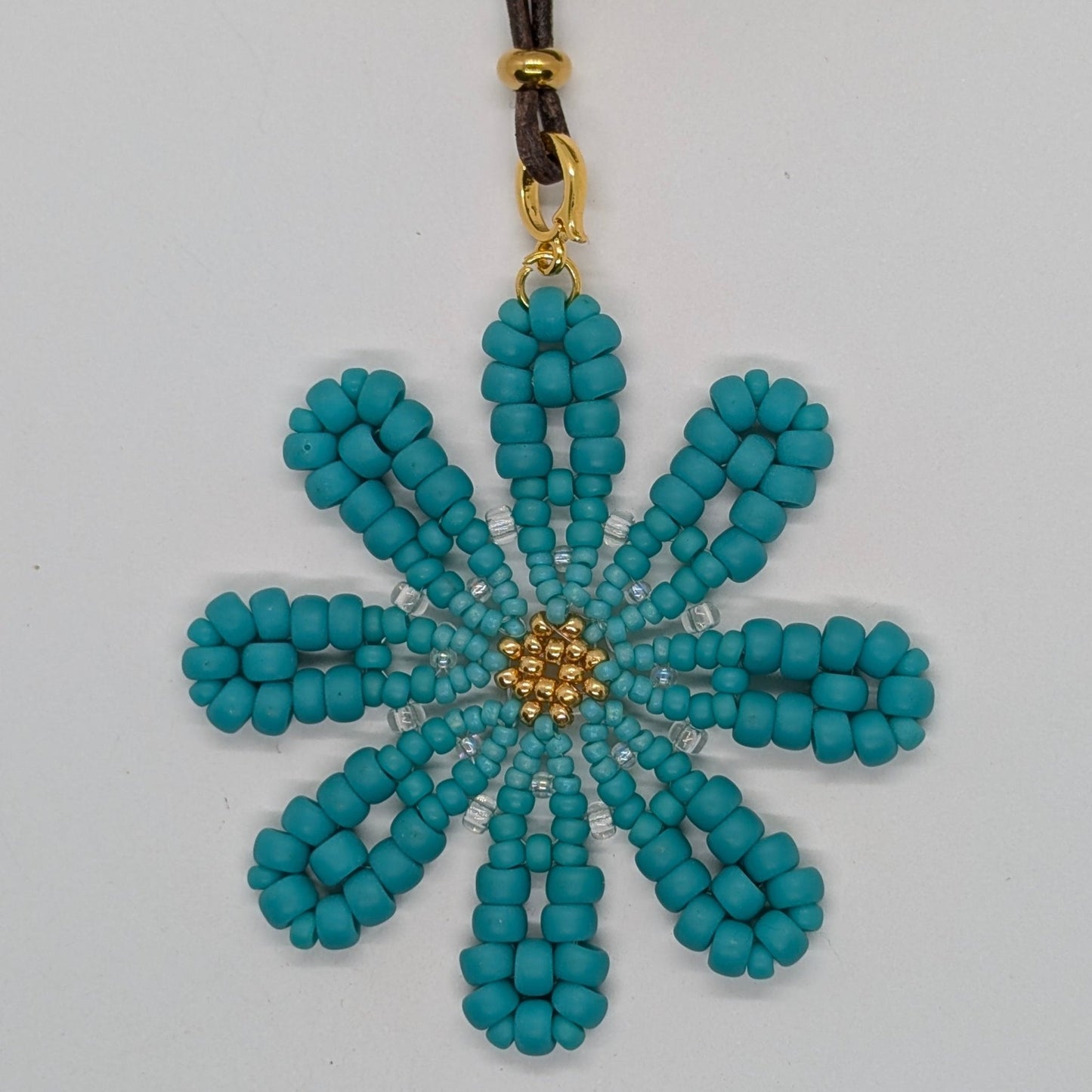 Collana con medaglione MARGHERITA - Azzurro Turchese in vendita su Petali e Passioni Bijoux