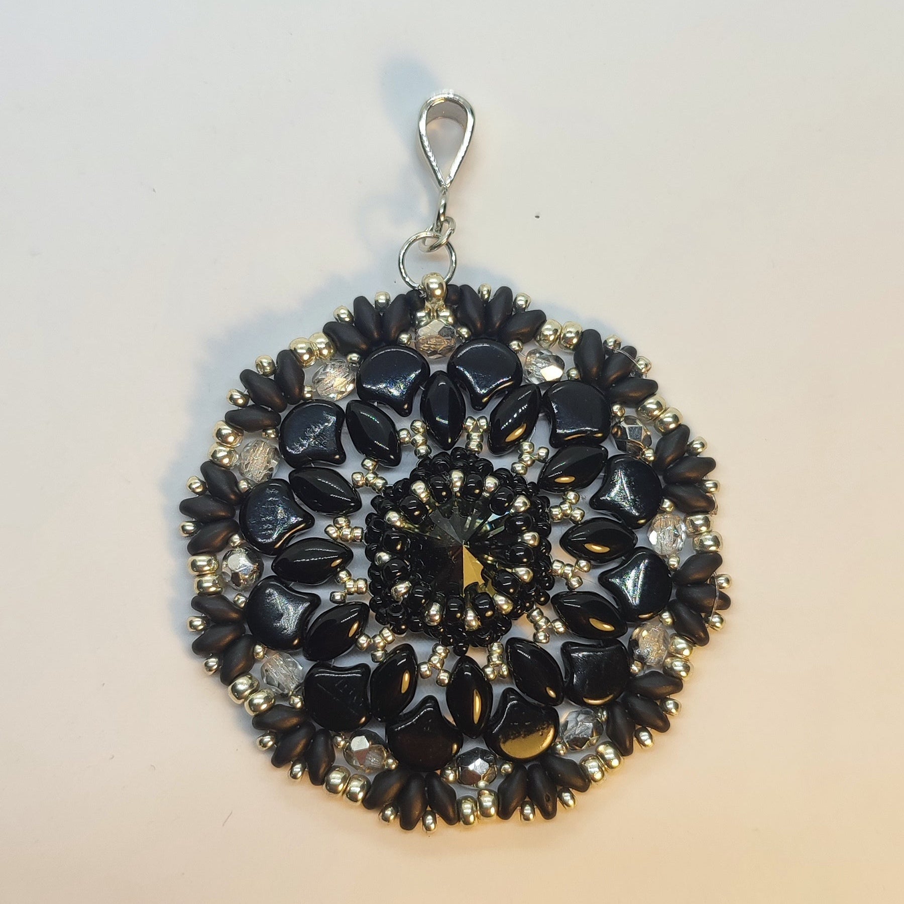 Collana DALIA - Nero, Argento in vendita su Petali e Passioni Bijoux