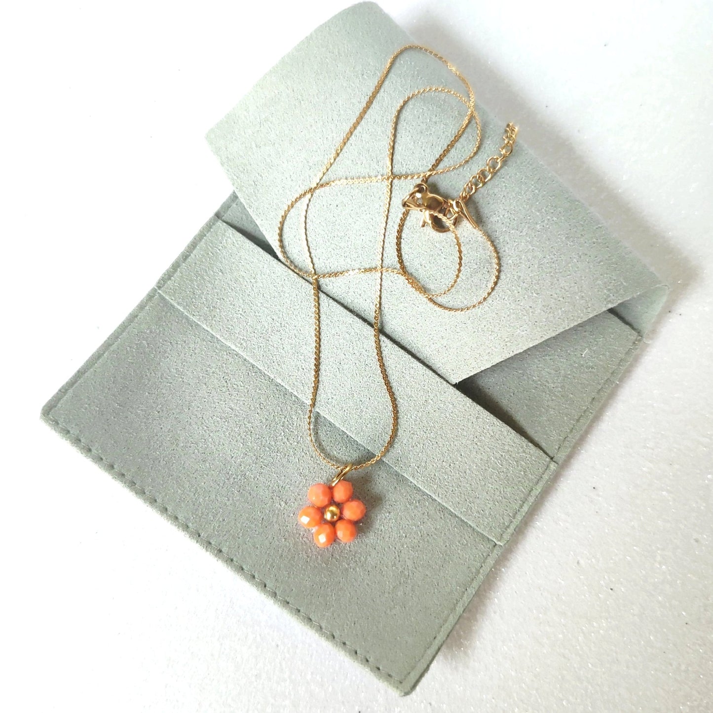 Collana FIORELLA – arancio in vendita su Petali e Passioni Bijoux