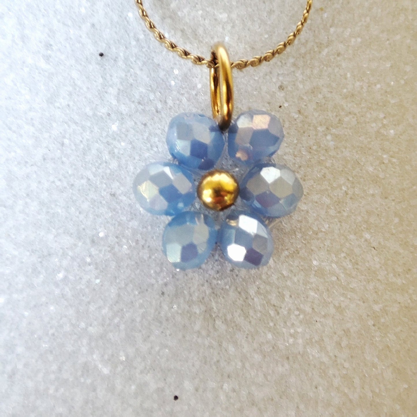 Collana FIORELLA – azzurro cielo in vendita su Petali e Passioni Bijoux
