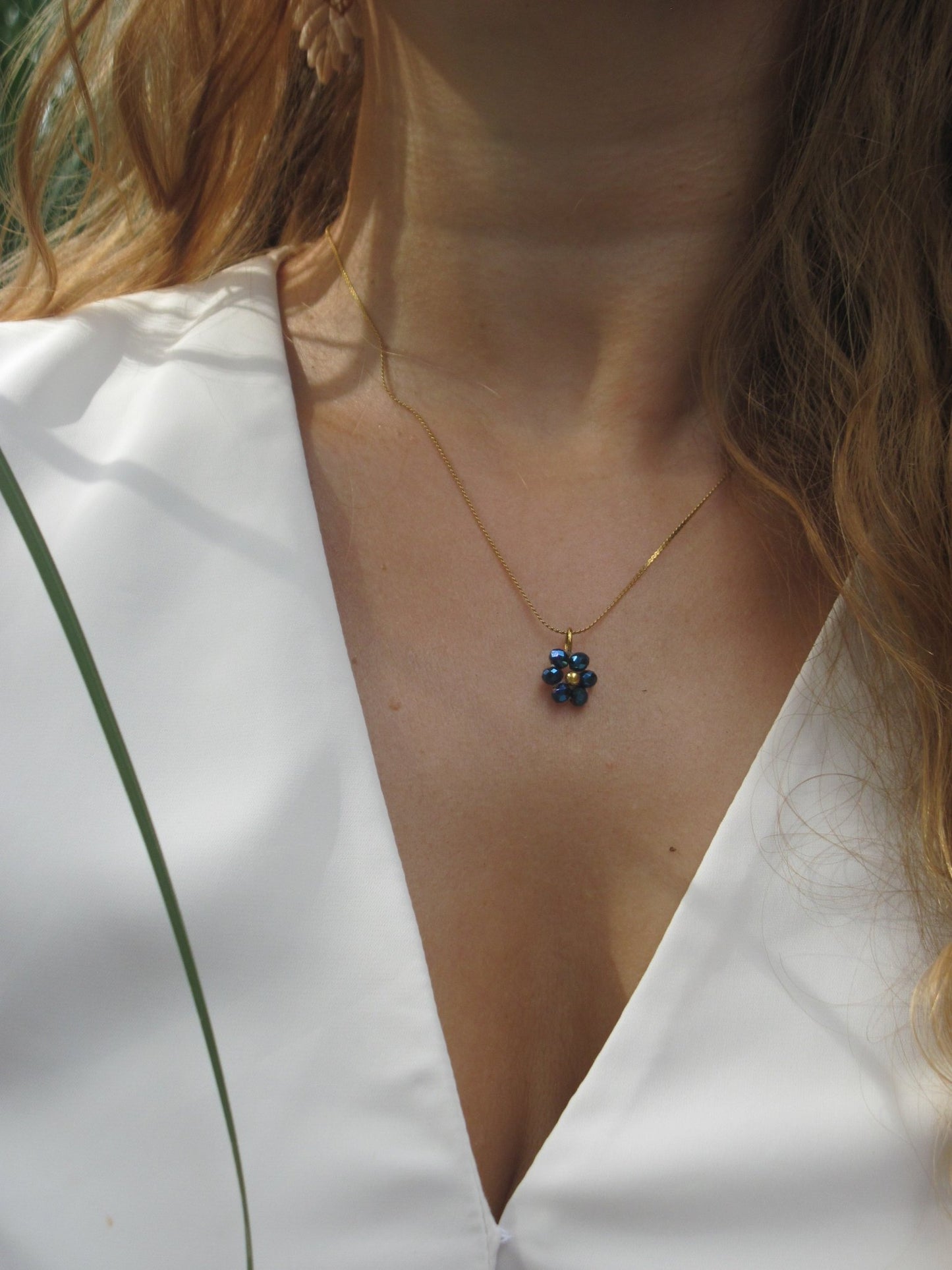 Collana FIORELLA - blu iris in vendita su Petali e Passioni Bijoux