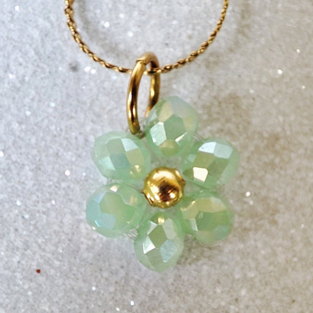 Collana FIORELLA – verde acqua in vendita su Petali e Passioni Bijoux
