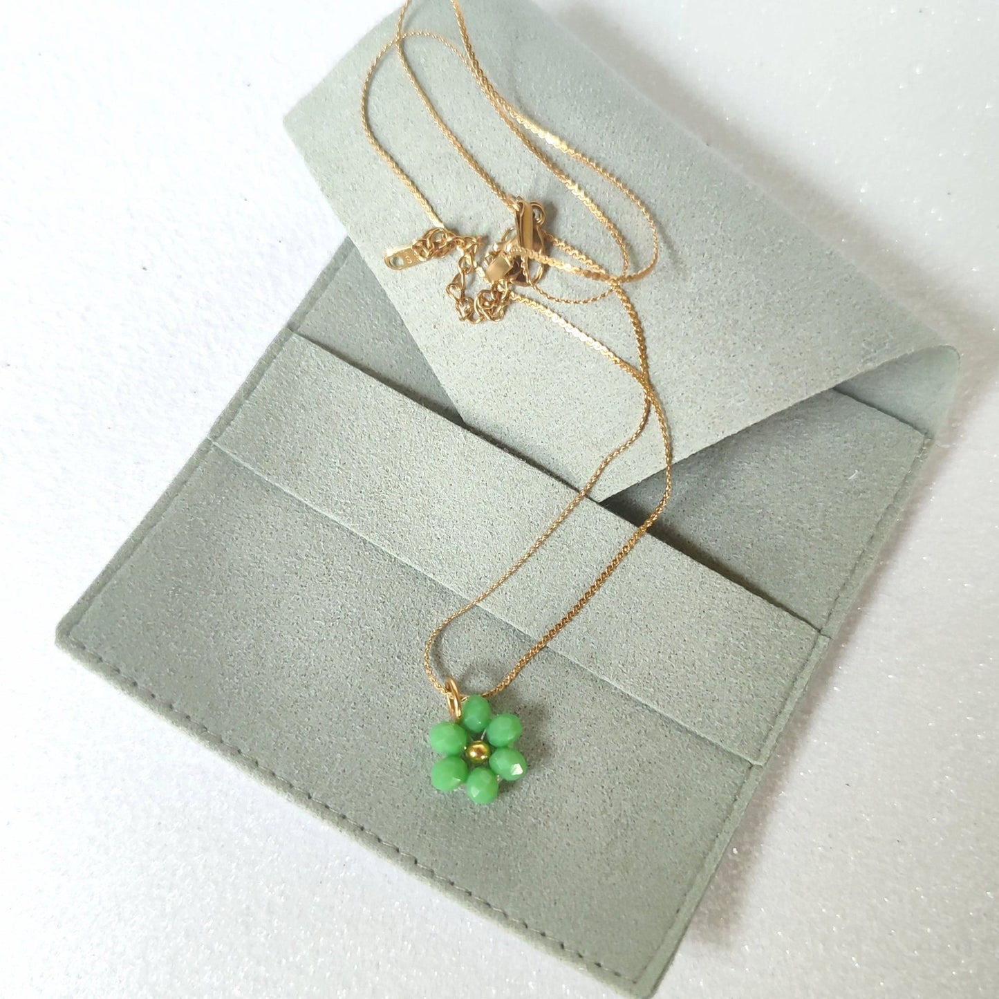 Collana FIORELLA - verde erba in vendita su Petali e Passioni Bijoux