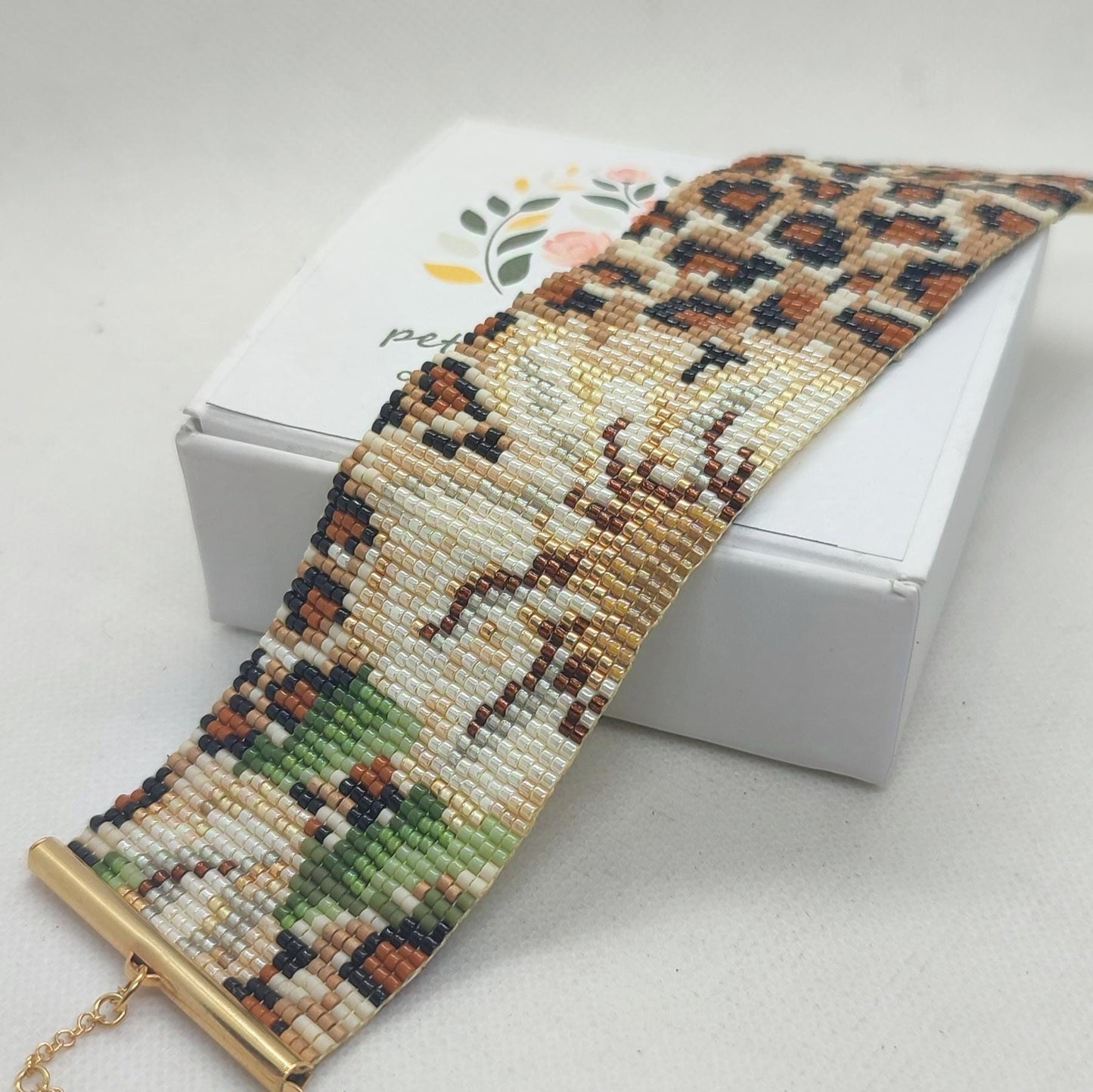 Bracciale a polsino floreale- animalier