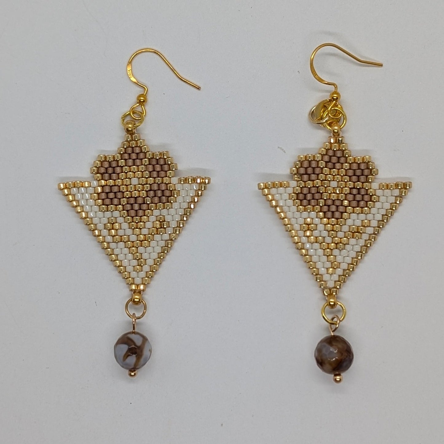 Orecchini AKARI - Beige, marrone in vendita su Petali e Passioni Bijoux