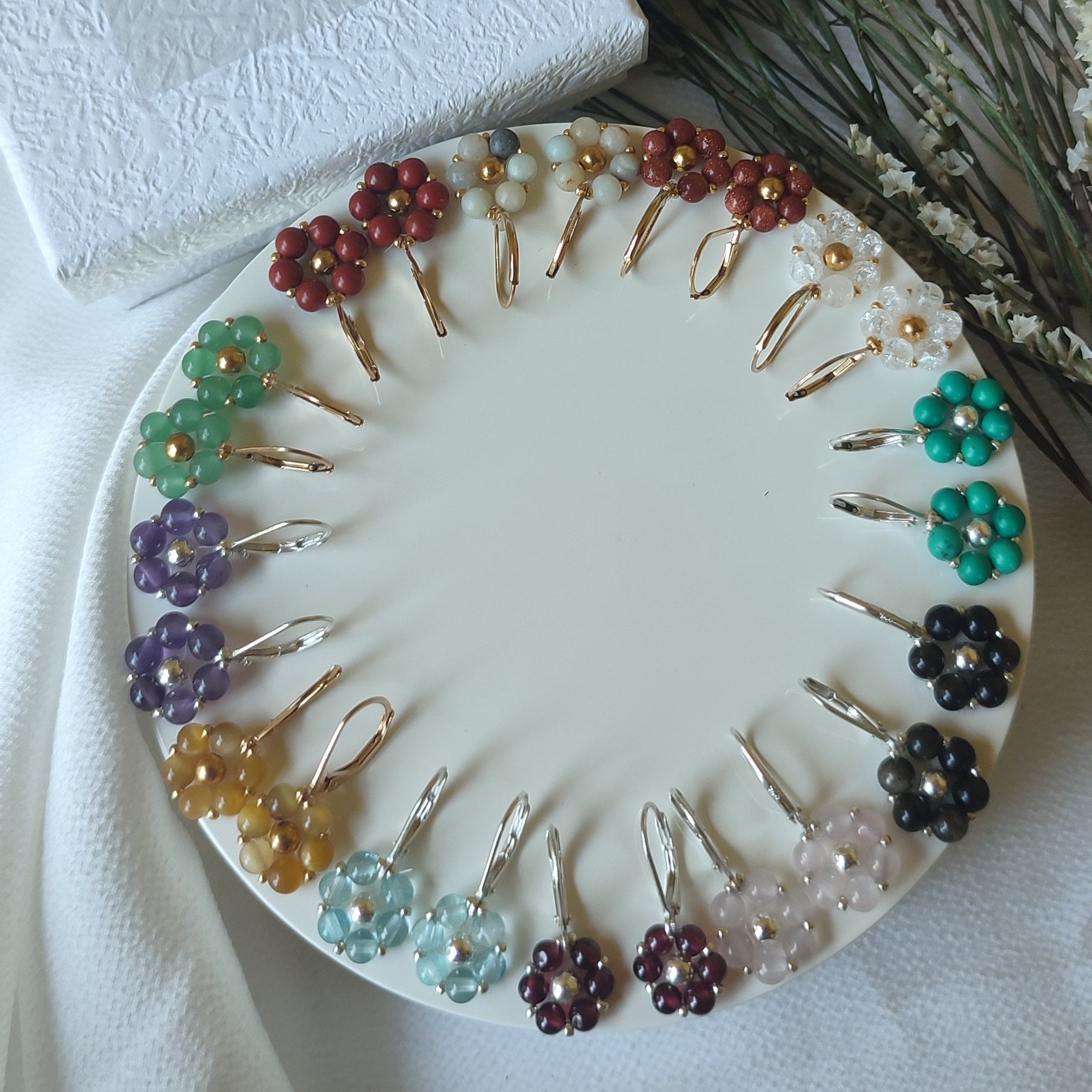 Orecchini FIORE ZODIACALE - BILANCIA - Quarzo Rosa in vendita su Petali e Passioni Bijoux