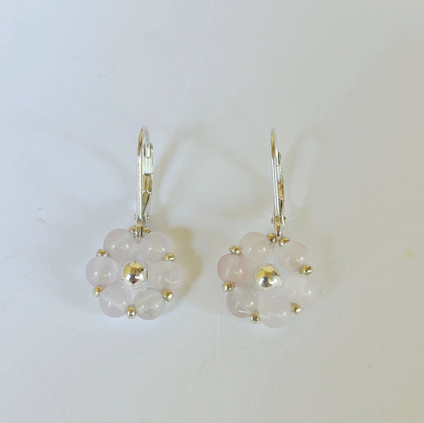 Orecchini FIORE ZODIACALE - BILANCIA - Quarzo Rosa in vendita su Petali e Passioni Bijoux