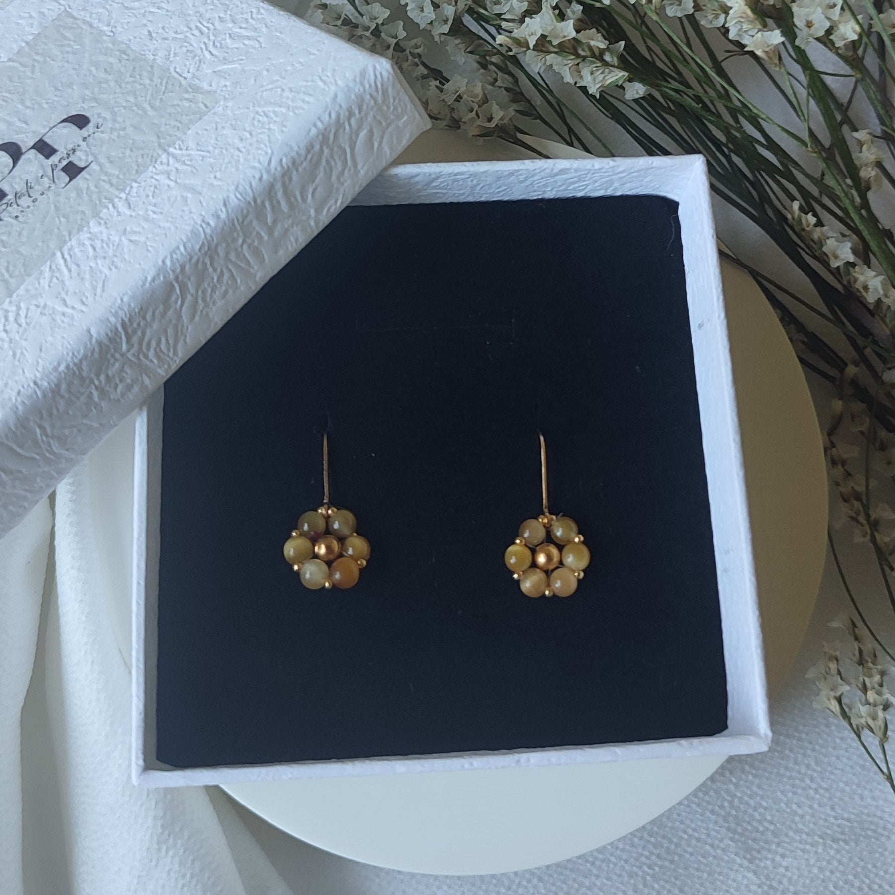 Orecchini FIORE ZODIACALE - GEMELLI - Occhio di Tigre giallo in vendita su Petali e Passioni Bijoux