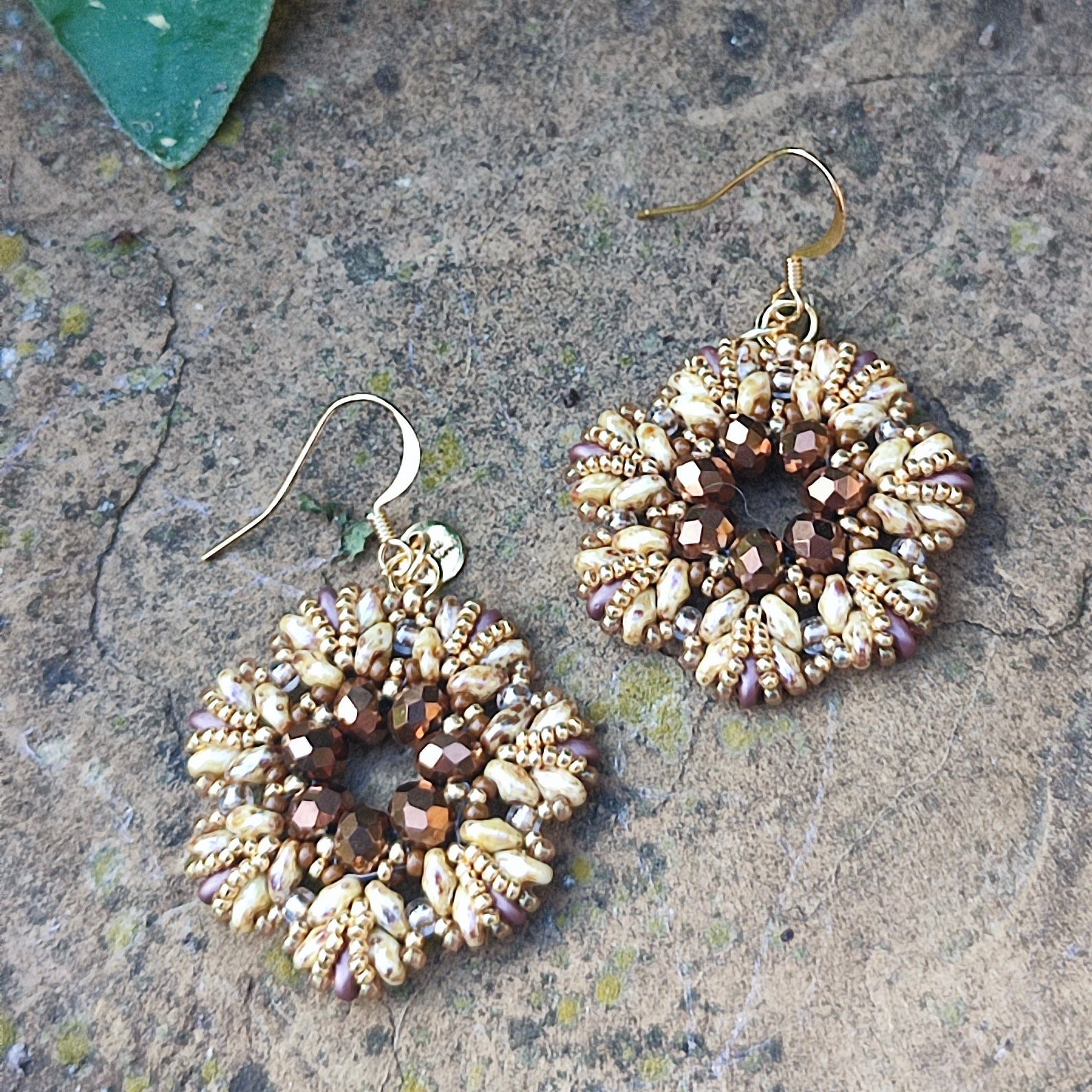 Orecchini Fiorello - Marrone, beige in vendita su Petali e Passioni Bijoux