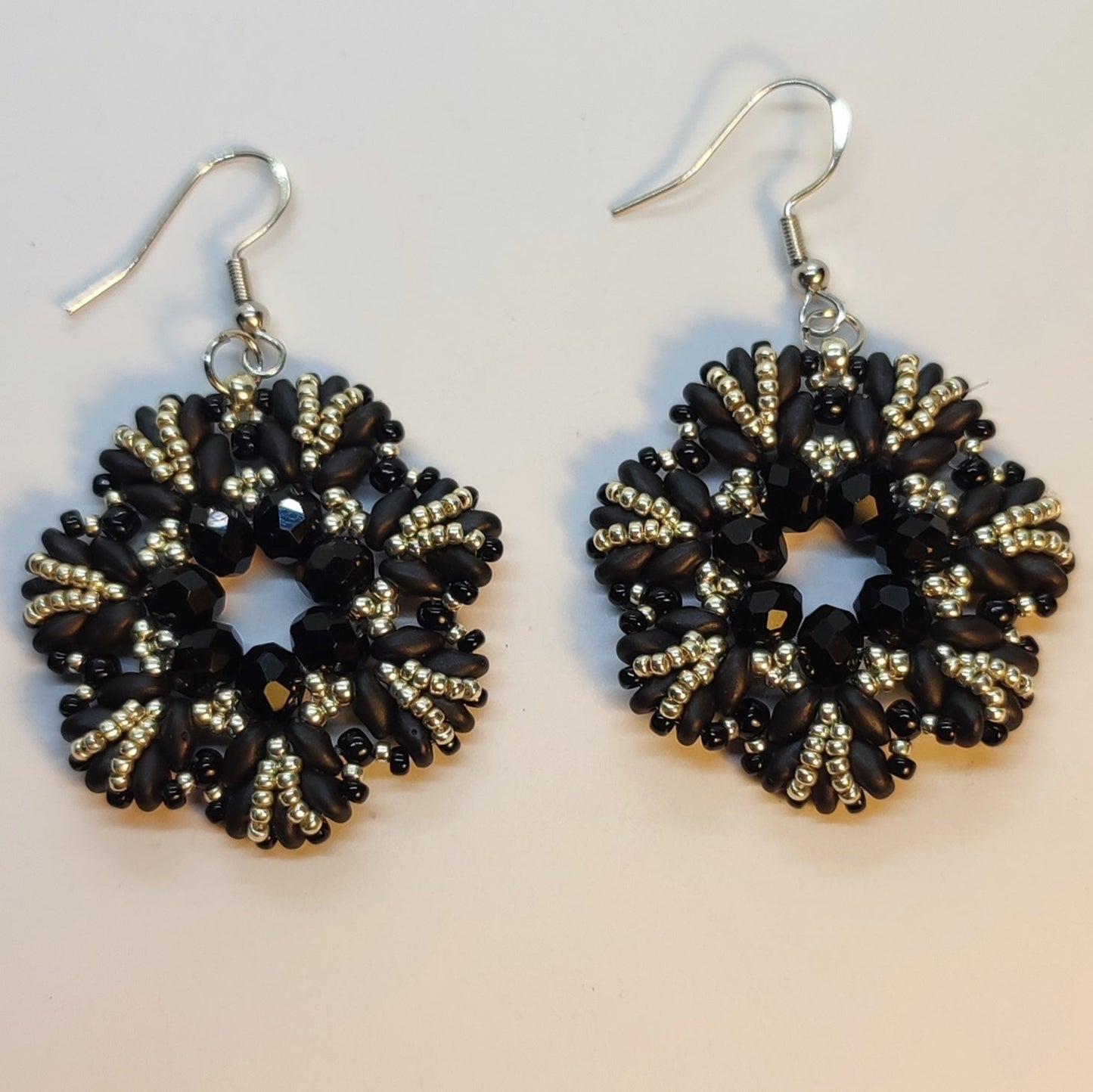 Orecchini FIORELLO - Nero argento in vendita su Petali e Passioni Bijoux