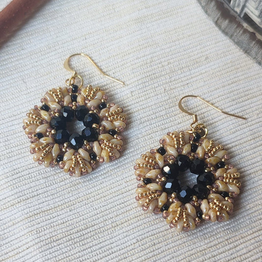 Orecchini Fiorello - NERO, Beige in vendita su Petali e Passioni Bijoux
