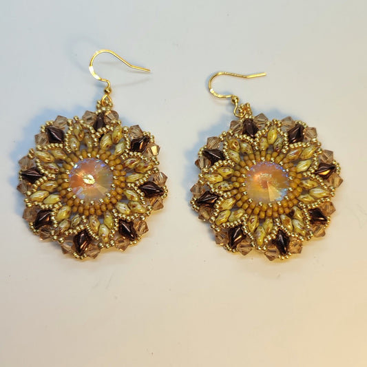 Orecchini INCANTO - Oro, beige in vendita su Petali e Passioni Bijoux