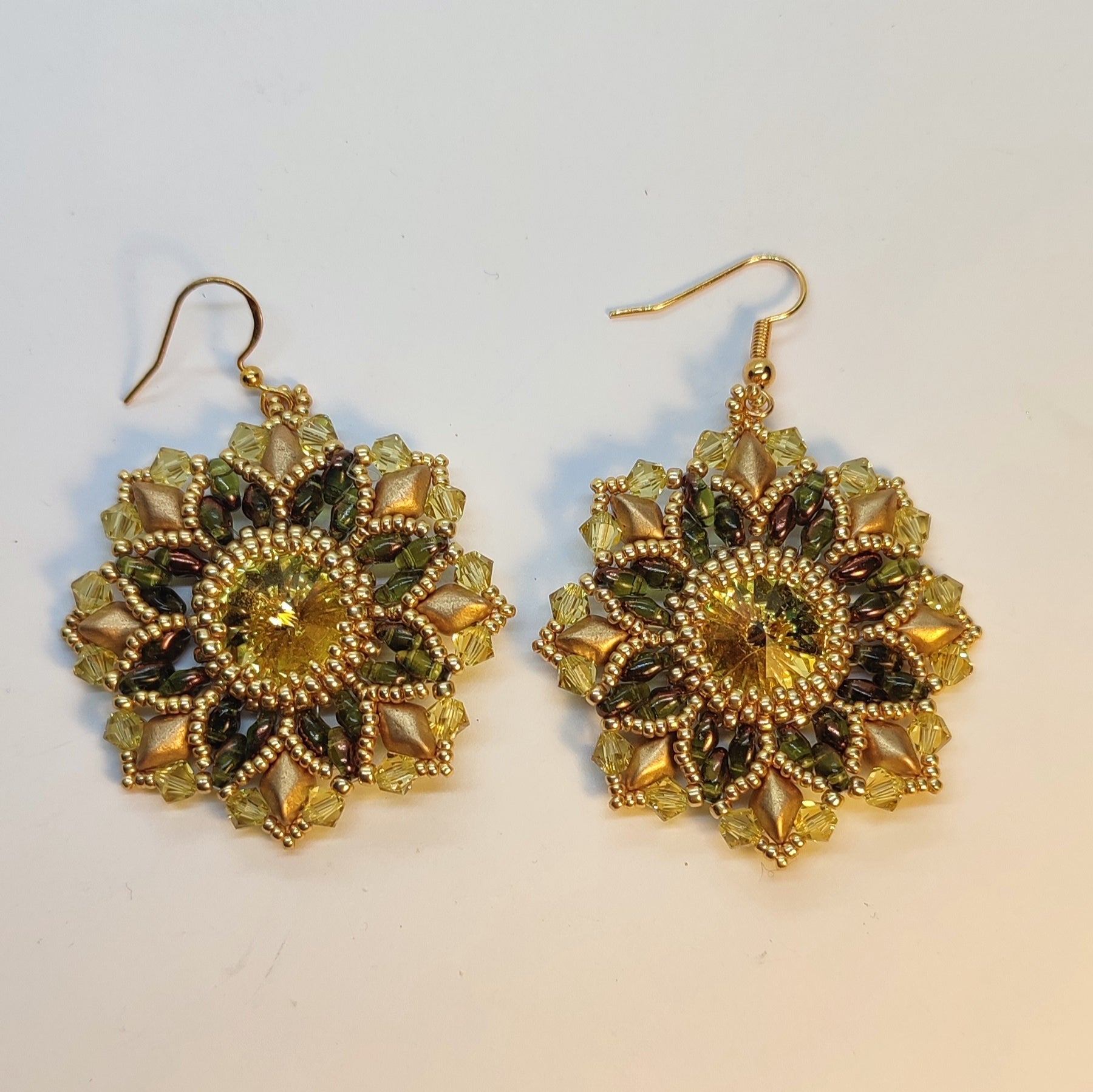 Orecchini INCANTO - Oro, verde in vendita su Petali e Passioni Bijoux