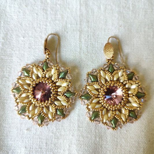 Orecchini INCANTO - Panna e verde in vendita su Petali e Passioni Bijoux
