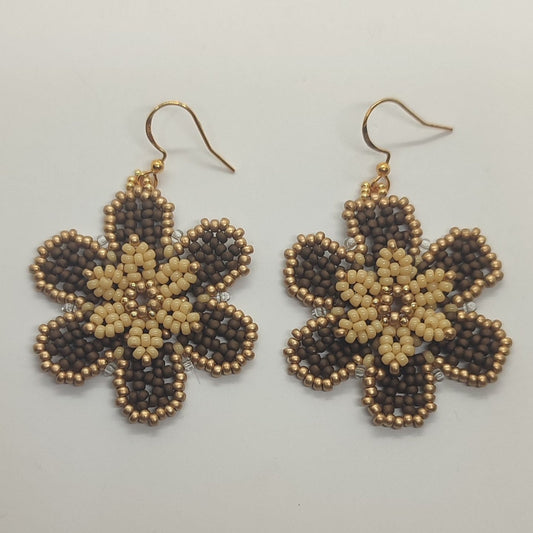Orecchini TUO - Marrone, panna in vendita su Petali e Passioni Bijoux