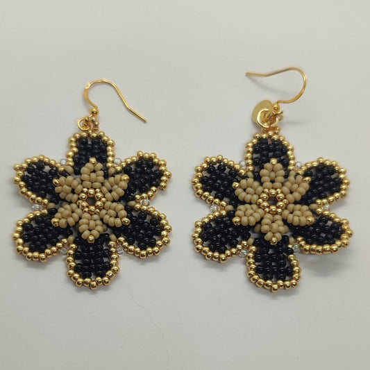 Orecchini TUO - Nero, Panna in vendita su Petali e Passioni Bijoux