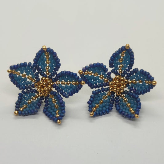 Orecchino CLEMATIS - Azzurro luster in vendita su Petali e Passioni Bijoux