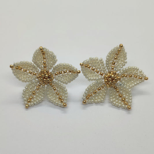 Orecchino CLEMATIS - Bianco perla in vendita su Petali e Passioni Bijoux