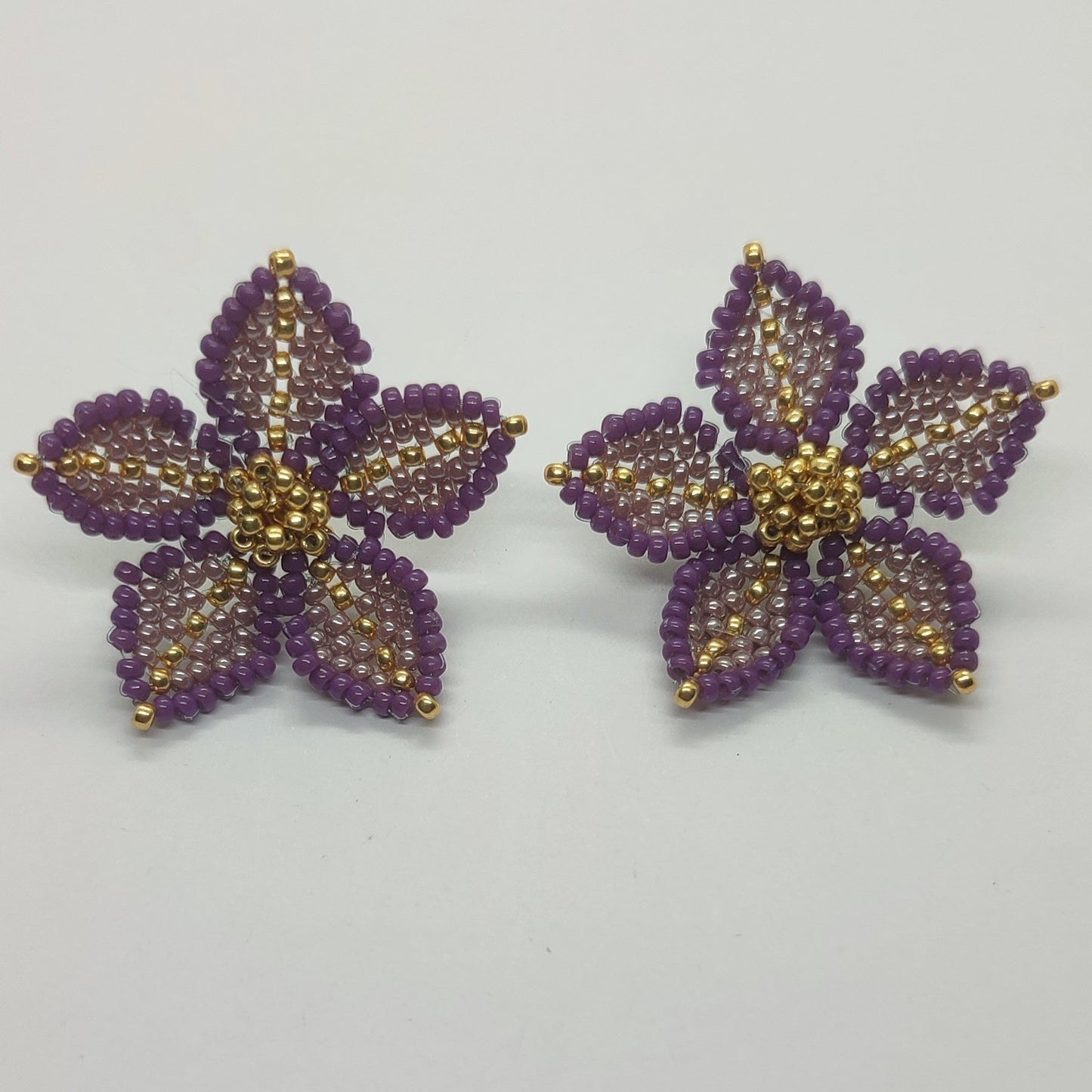 Orecchino CLEMATIS - Lilla in vendita su Petali e Passioni Bijoux