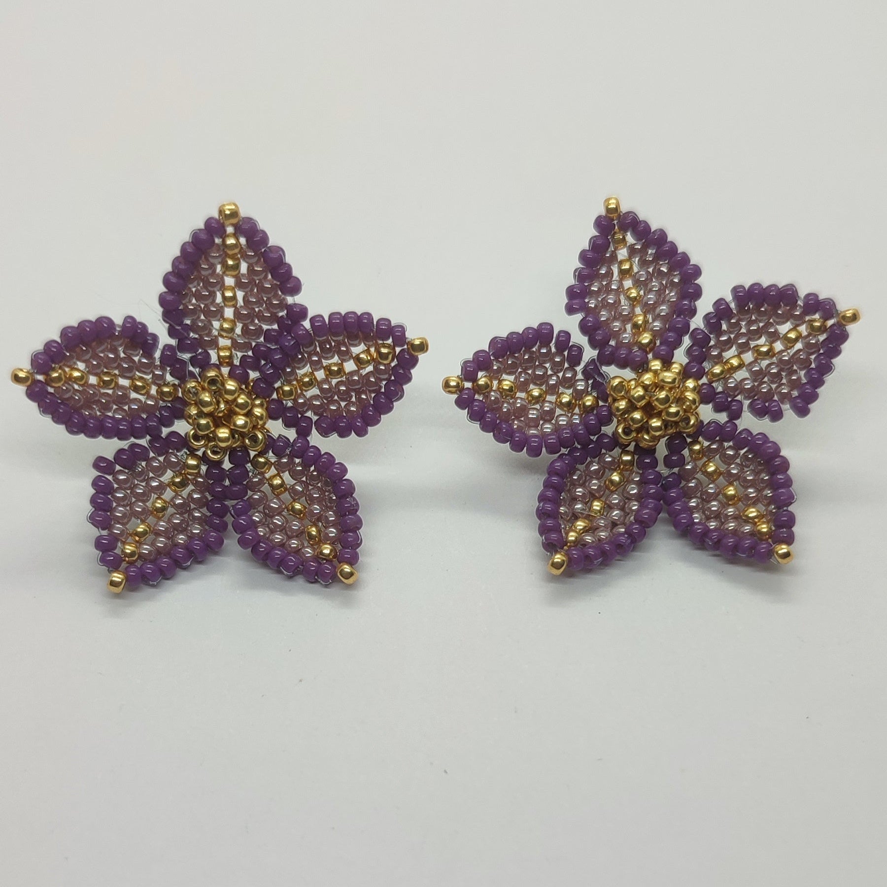 Orecchino CLEMATIS - Lilla in vendita su Petali e Passioni Bijoux