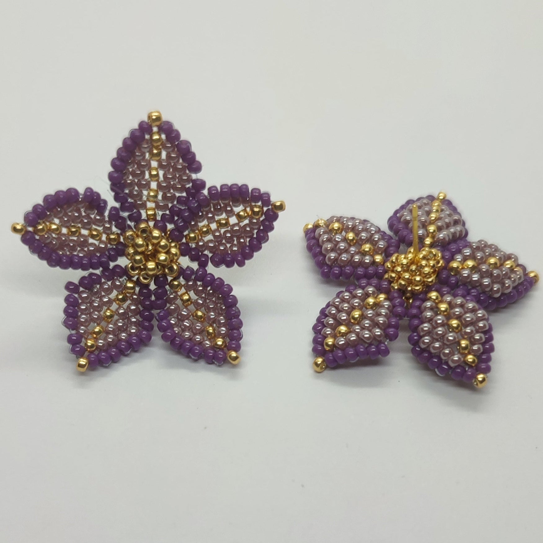 Orecchino CLEMATIS - Lilla in vendita su Petali e Passioni Bijoux