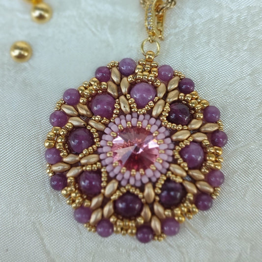 Collana con medaglione ANEMONE - Lepidolite Rosa in vendita su Petali e Passioni Bijoux