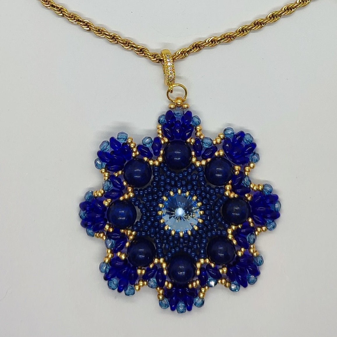 Collana con Medaglione - PASSIFLORA Lapislazzuli in vendita su Petali e Passioni Bijoux