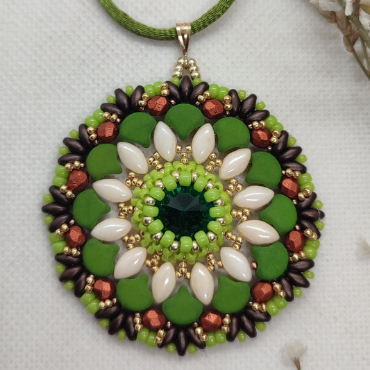 Collana DALIA - Verde in vendita su Petali e Passioni Bijoux