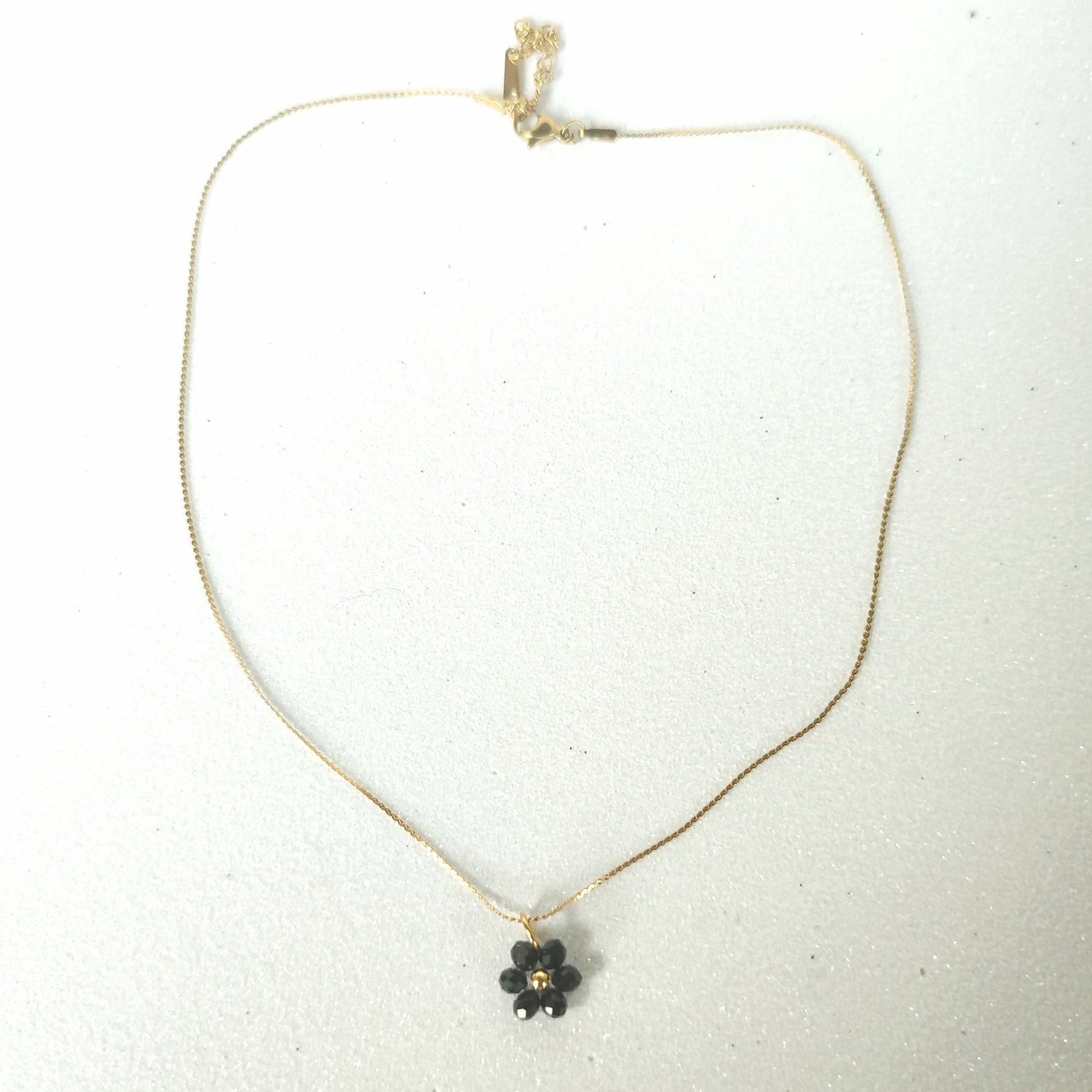 Collana FIORELLA - nero in vendita su Petali e Passioni Bijoux