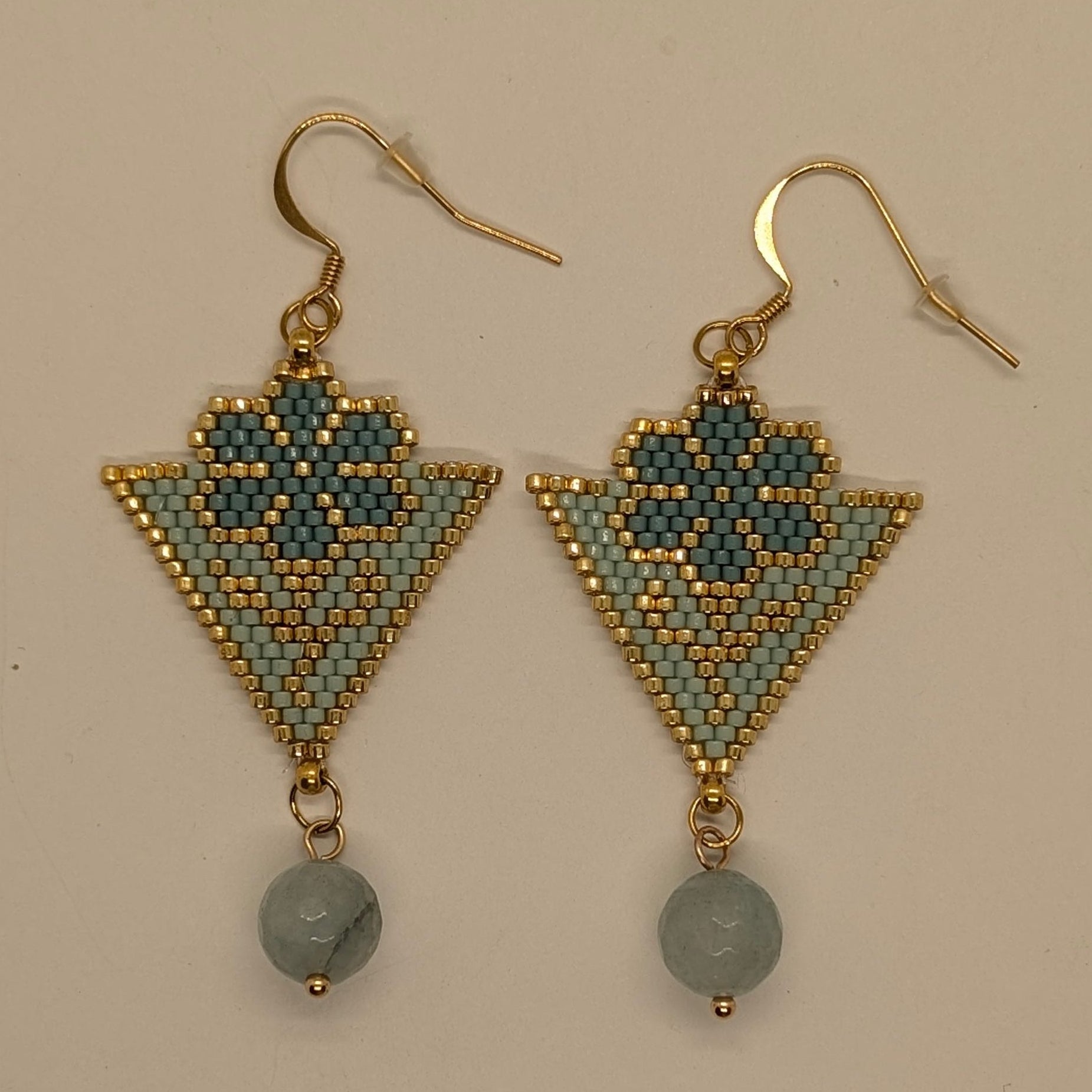 Orecchini AKARI - Azzurro in vendita su Petali e Passioni Bijoux