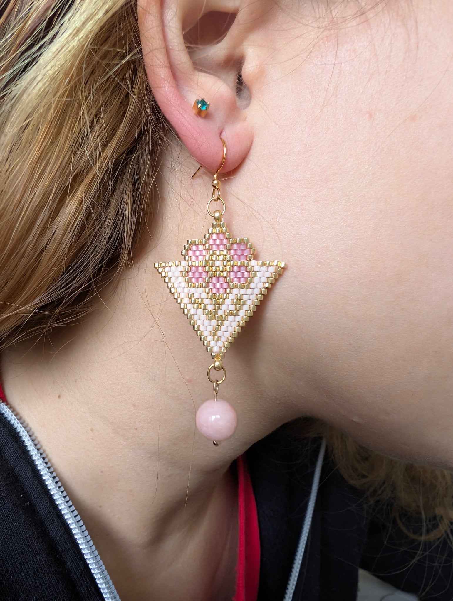 Orecchini AKARI - Rosa tenue in vendita su Petali e Passioni Bijoux