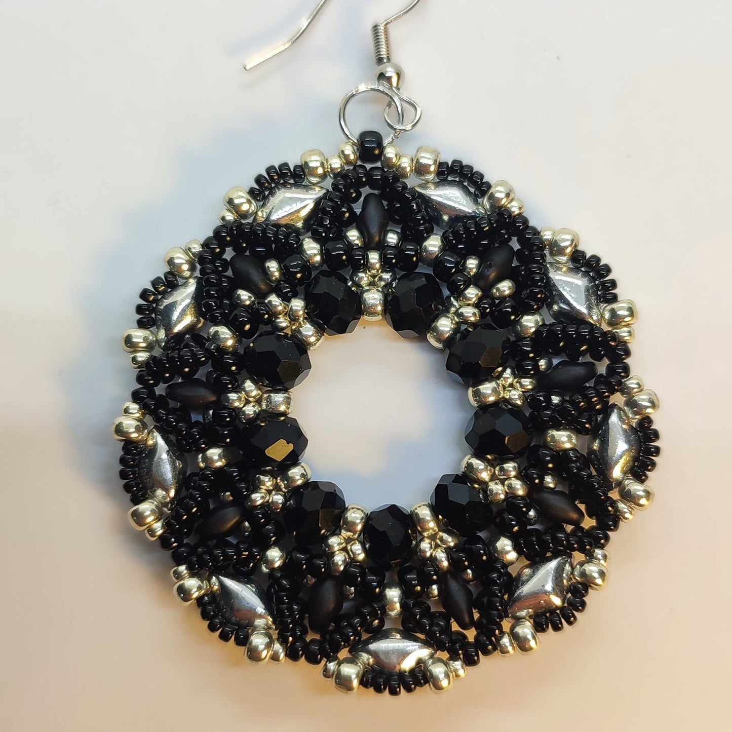 Orecchini COROLLA - Nero, argento in vendita su Petali e Passioni Bijoux