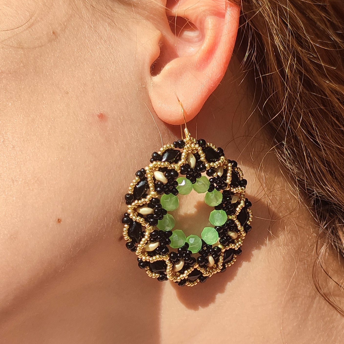 Orecchini COROLLA - Nero, verde in vendita su Petali e Passioni Bijoux