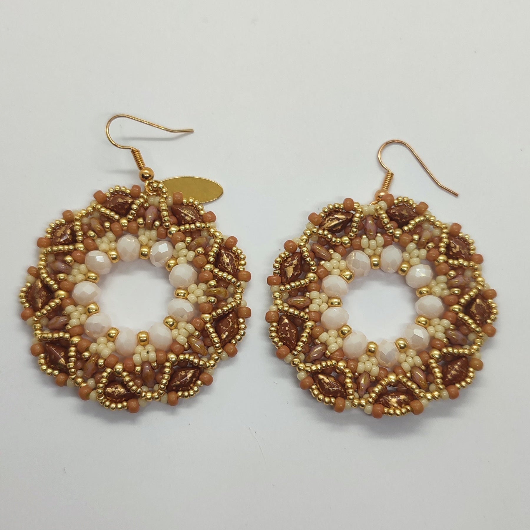 Orecchini COROLLA - nocciola in vendita su Petali e Passioni Bijoux