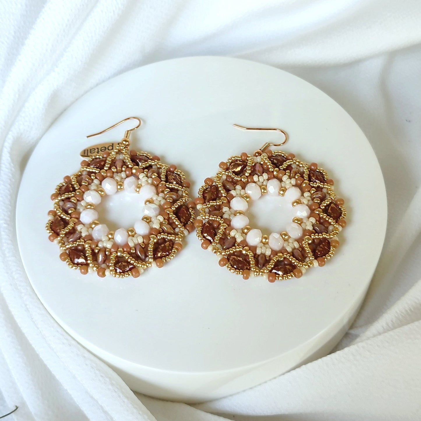 Orecchini COROLLA - nocciola in vendita su Petali e Passioni Bijoux