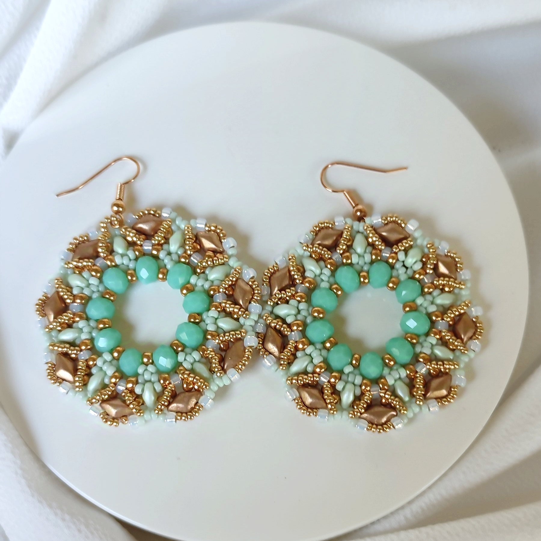 Orecchini COROLLA - verde tiffany in vendita su Petali e Passioni Bijoux