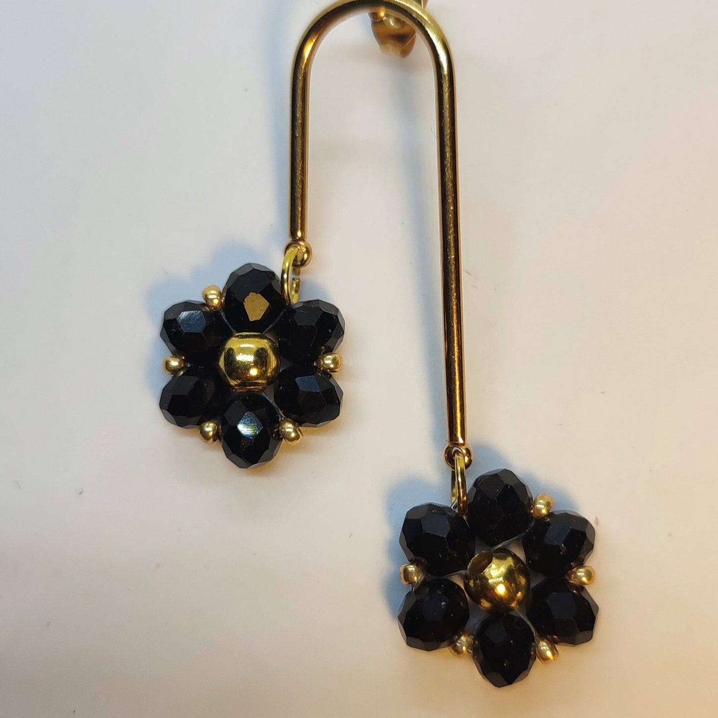 Orecchini Duetto - Nero, oro in vendita su Petali e Passioni Bijoux