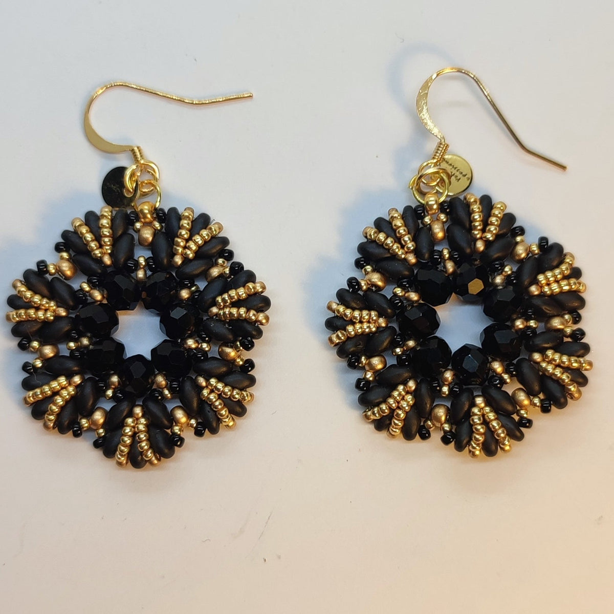 Orecchini FIORELLO - Nero oro in vendita su Petali e Passioni Bijoux