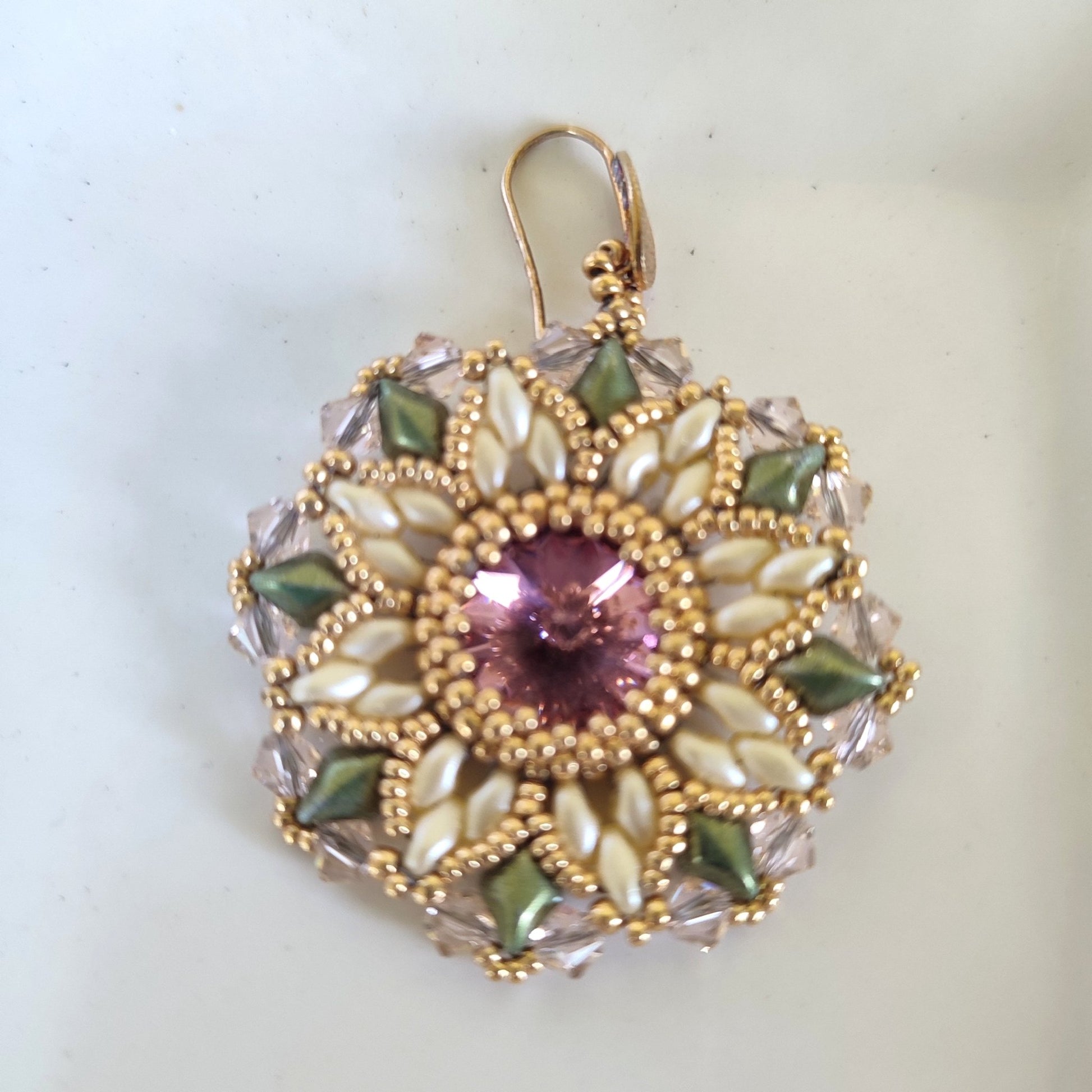 Orecchini INCANTO - Panna e verde in vendita su Petali e Passioni Bijoux