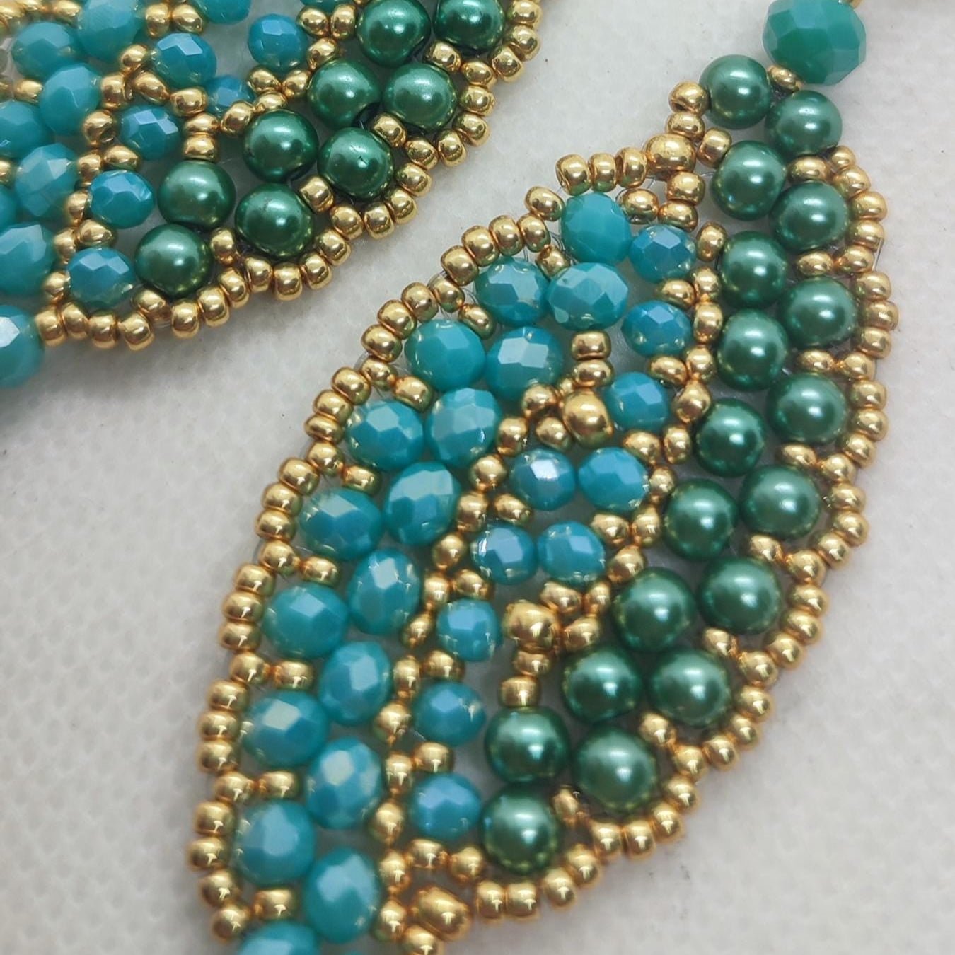 Orecchini LAURO - VERDE in vendita su Petali e Passioni Bijoux