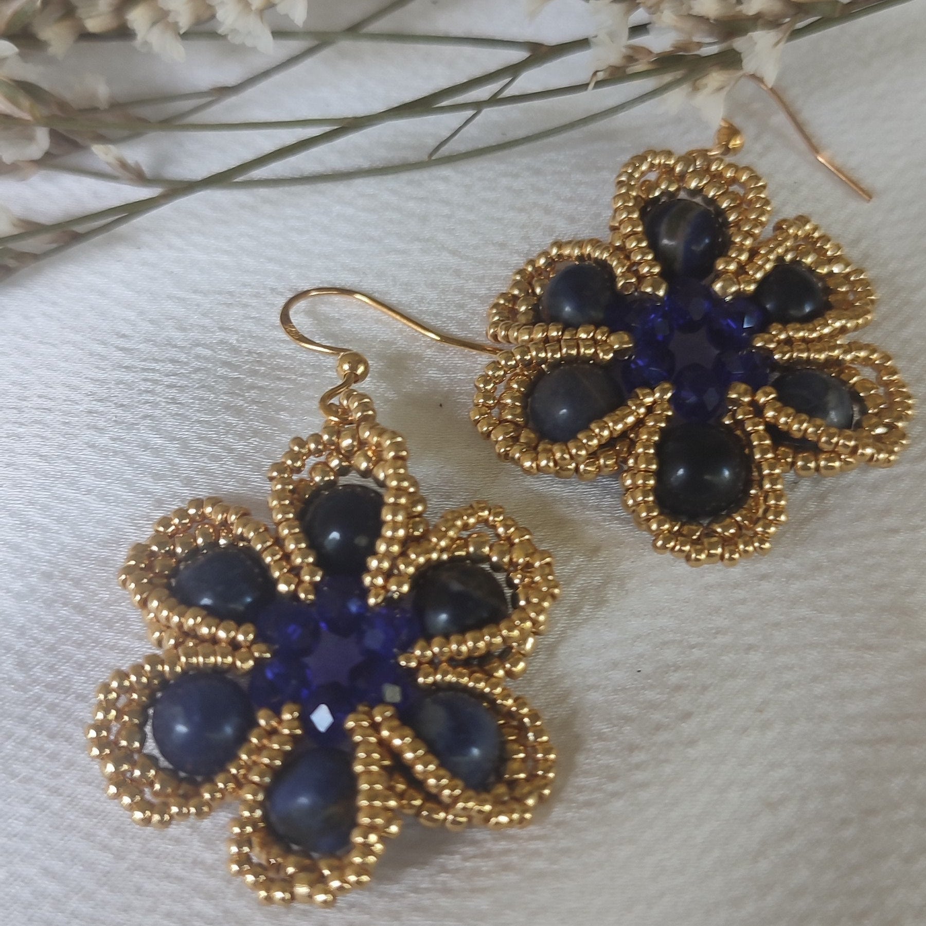 Orecchini MAGIA - Sodalite in vendita su Petali e Passioni Bijoux