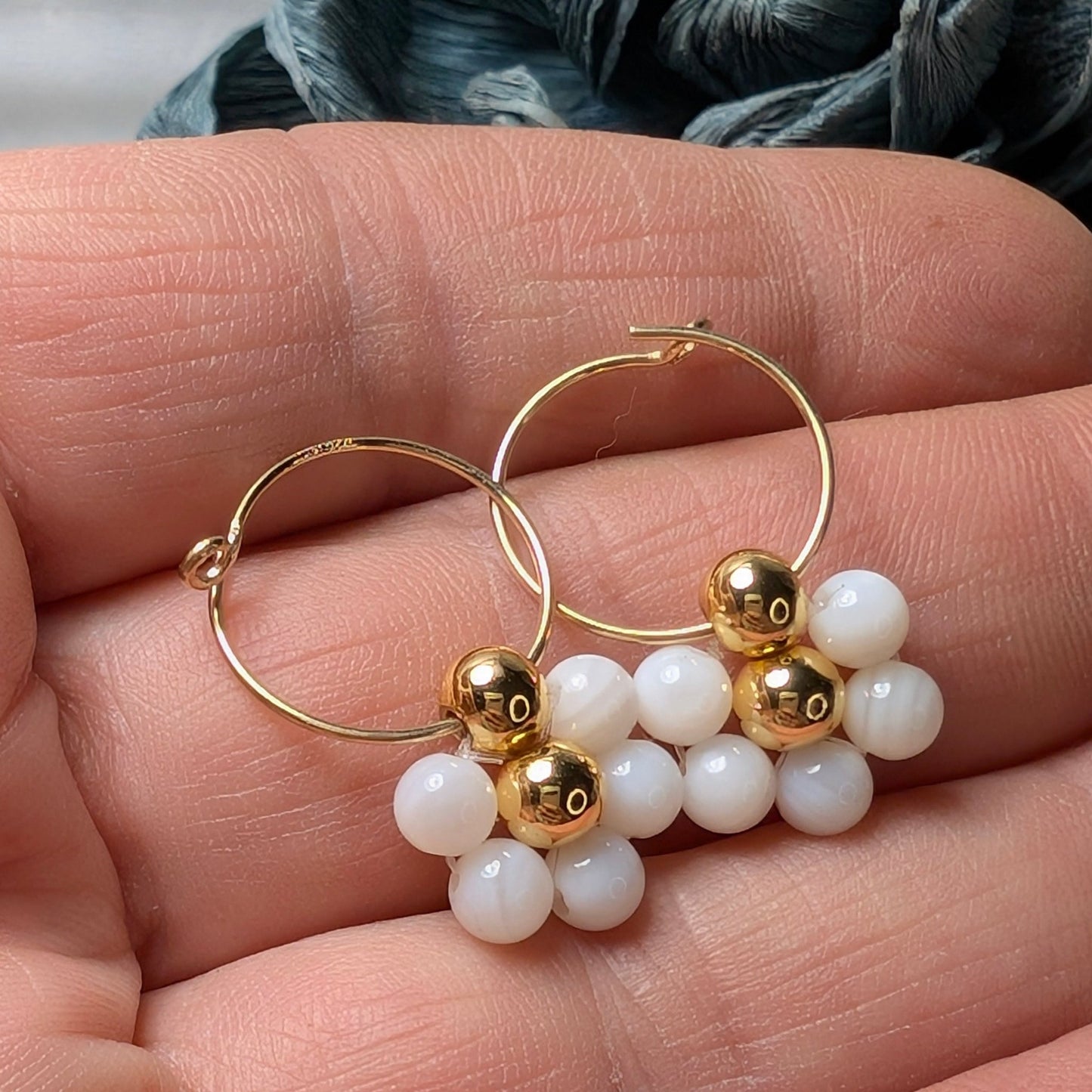 Orecchini PRATOLINA - Madreperla in vendita su Petali e Passioni Bijoux