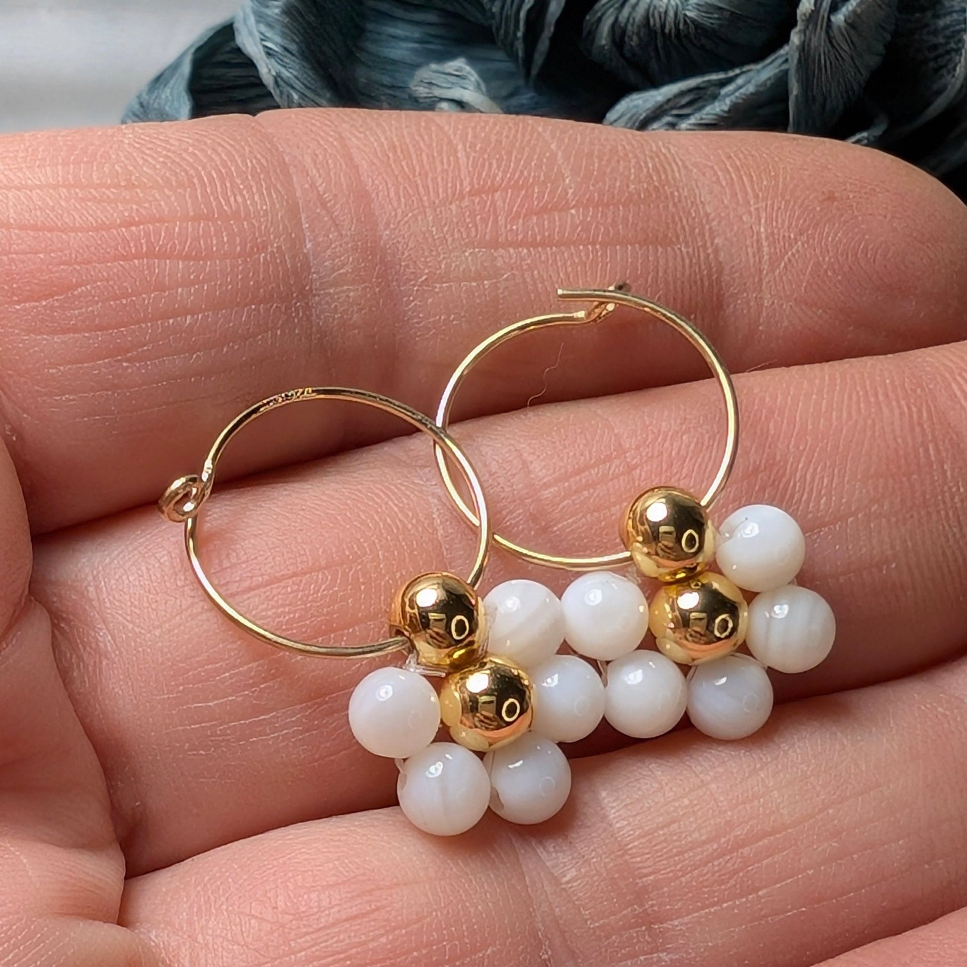 Orecchini PRATOLINA - Madreperla in vendita su Petali e Passioni Bijoux