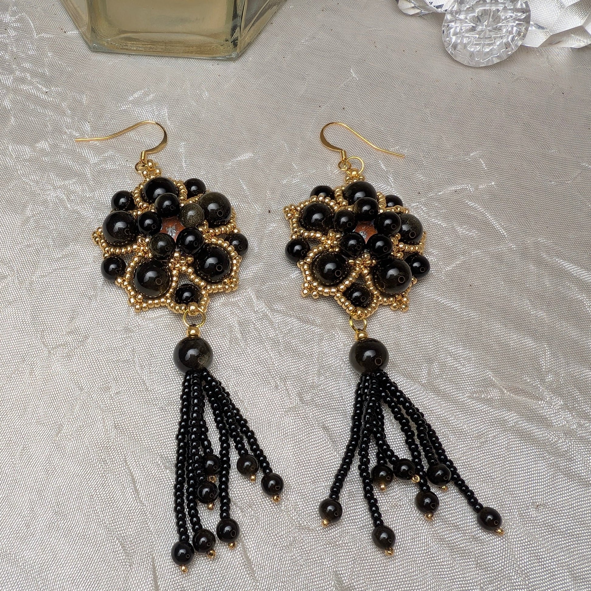 Orecchini SHALIMAR - Ossidiana dorata in vendita su Petali e Passioni Bijoux