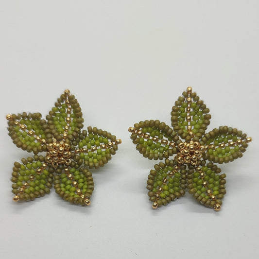 Orecchino CLEMATIS - Verde Oliva in vendita su Petali e Passioni Bijoux